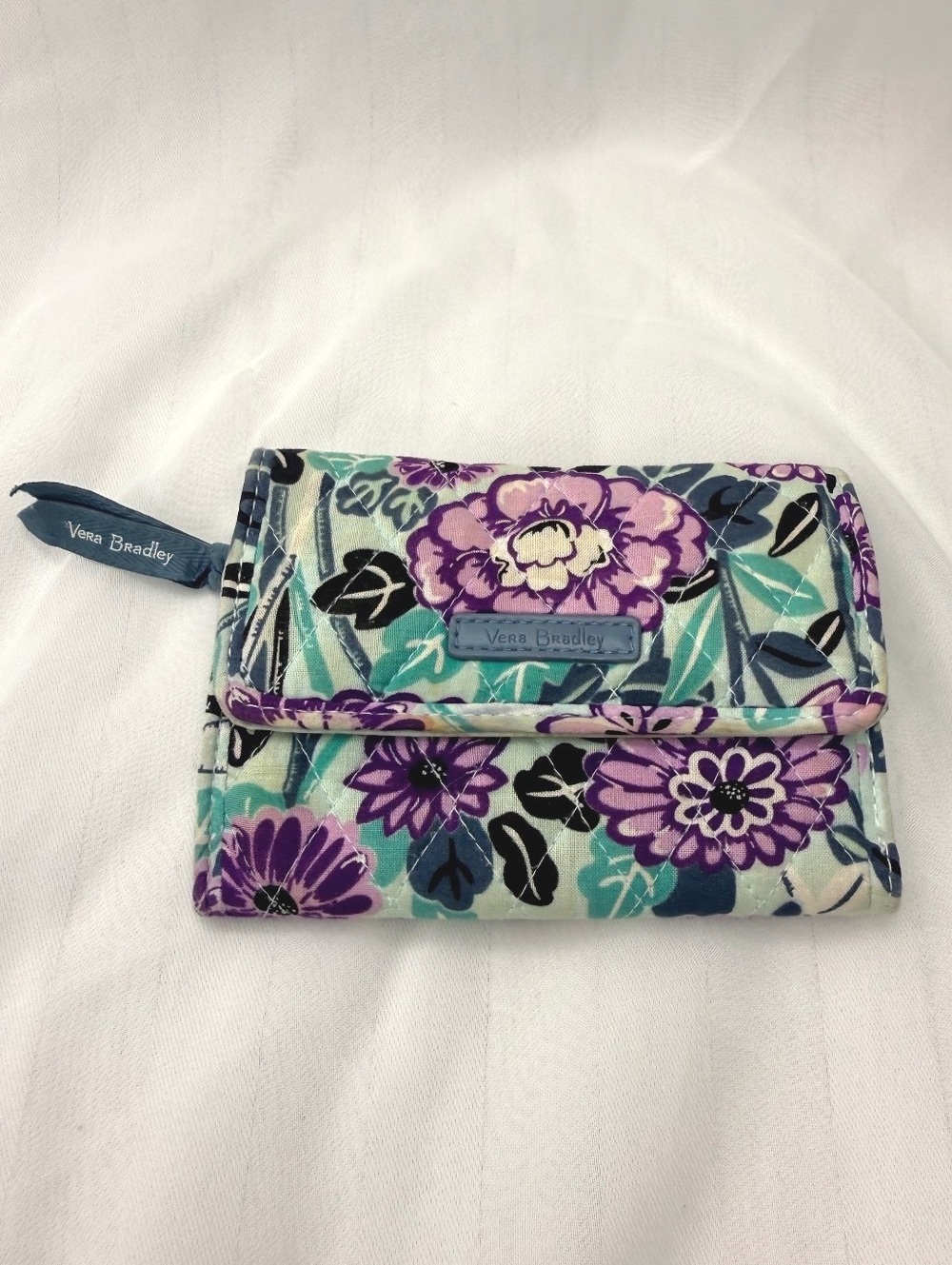 Vera Bradley Penelope’s Garden Turnlock Wallet Retired Floral
